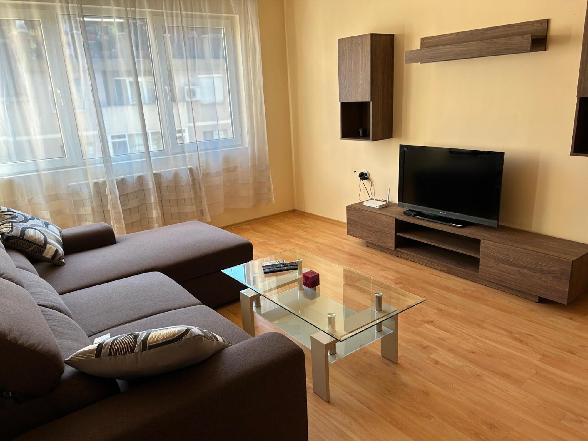 Nice, Spacious And Cozy София